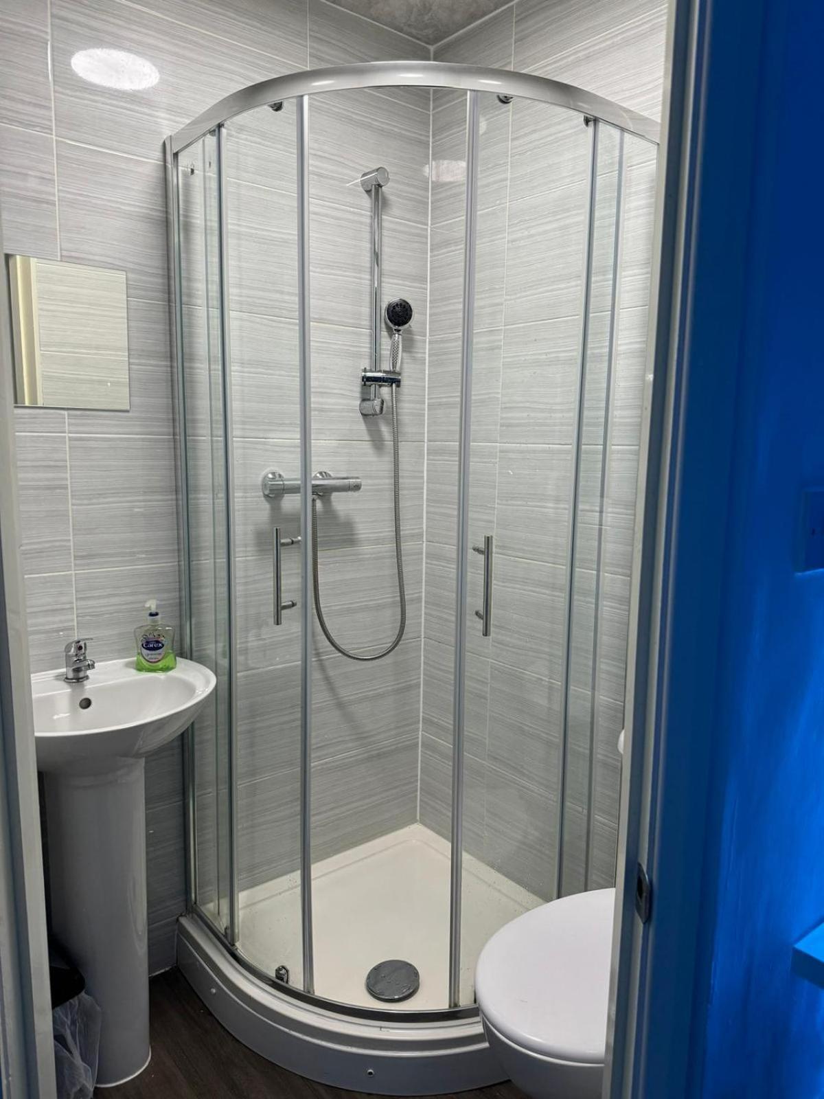 Deluxe Ensuite Double Room With Ensuite Coventry Exterior foto