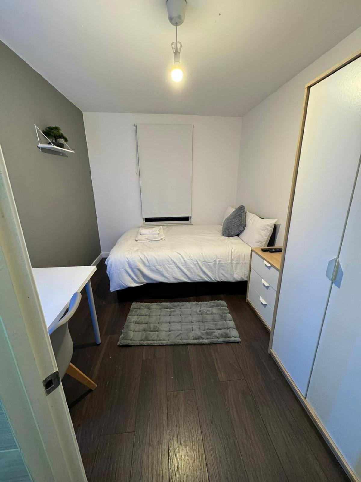 Deluxe Ensuite Double Room With Ensuite Coventry Exterior foto